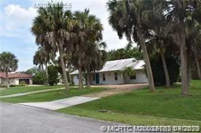 3938 SW Sailfish Drive 1