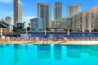 2602 E Hallandale Beach Blvd #R309 1