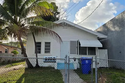 2722 NW 23rd Ave 1