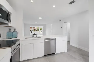 737 Nantucket Circle #B 1