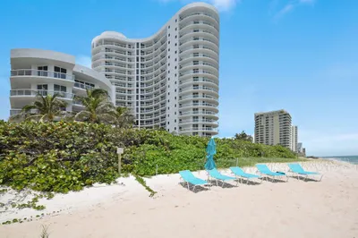 4600 N Ocean Drive #902 1