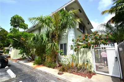 1423 HOLLY HEIGHTS DR #3 1