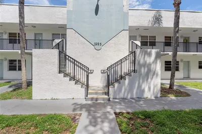 1925 Madison Street #22 1