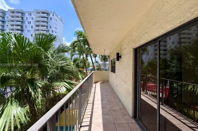 1250 Lincoln Rd #203 1