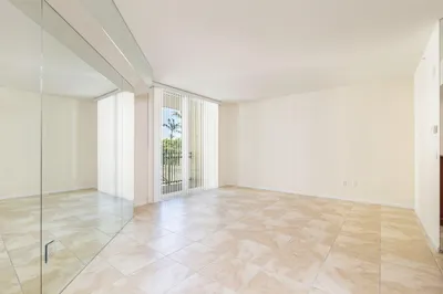 403 S Sapodilla Avenue #203 1