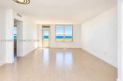 10185 Collins Ave #1017 1