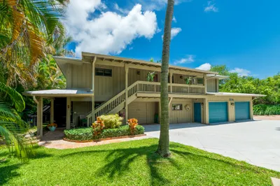 304 SW Indian Groves Drive 1