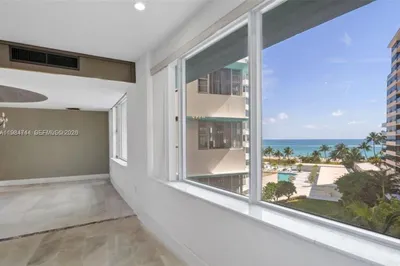 5255 Collins Ave #5J 1