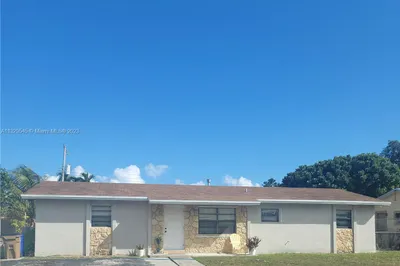 1270 SW 10th Ter 1