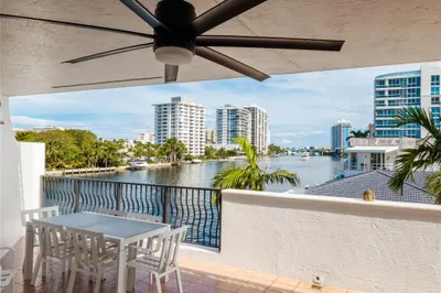 615 Bayshore Drive #301 1