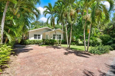 2465 Inagua Ave 1