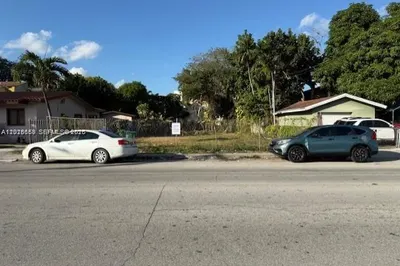 1121 NW 2nd St 1