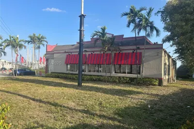 11711 W Okeechobee Rd 1