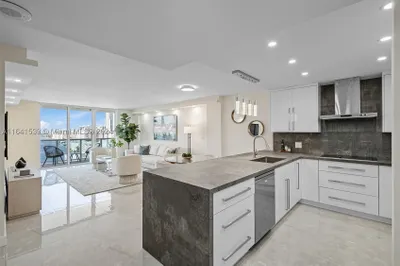 3800 S Ocean Dr #1704 1