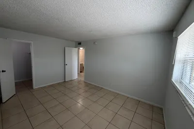 4160 NW 21st Street #220-E 1
