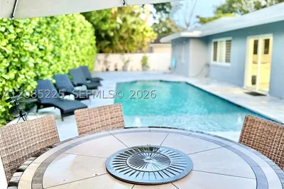 1545 NW 11th St 1