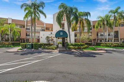 7216 Fairfax Drive #109 1
