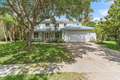 1138 SW Lighthouse Drive 1