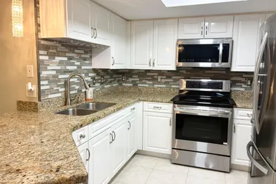 1000 CRESTWOOD Court S #1005 1