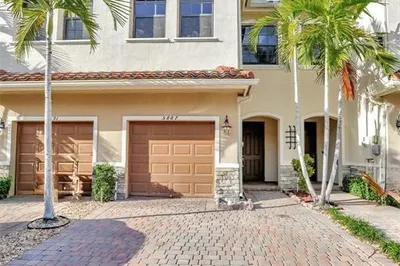 5887 NW 56th Place #5887 1