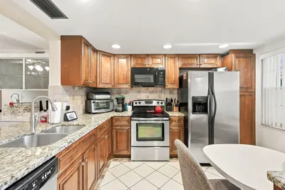 2903 VICTORIA Circle #C1 1