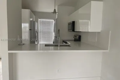 219 SE 8th St #601 1