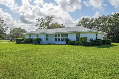 2401 Cordova 1