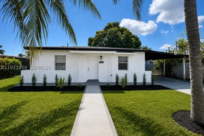 1040 Curtiss Dr 1