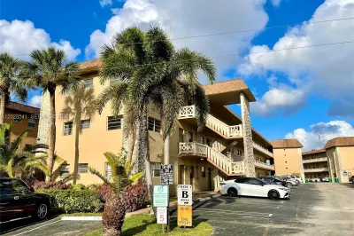 5021 W Oakland Park Blvd #309 1