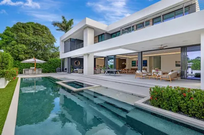 31 Pelican Dr 1