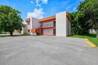 13980 NE 2nd Ct 1