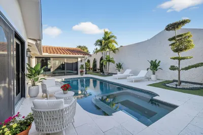 105 W Tarpon Lane 1