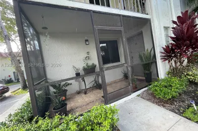 16240 Laurel Dr #101 1