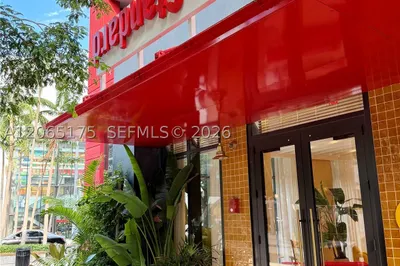 90 NE 32nd ST #711 1