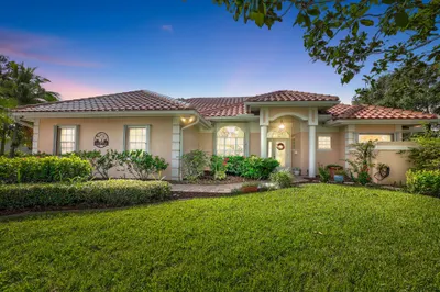 8137 SE Double Tree Drive 1
