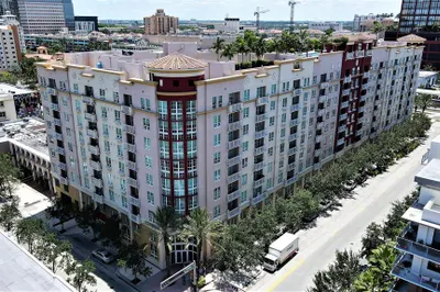 410 Evernia Street #201 1