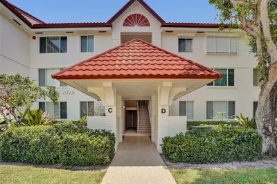 102 Half Moon Cir #C3 1