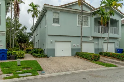 3185 Laurel Ridge Circle 1