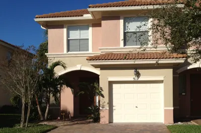 911 Seminole Palms Drive 1