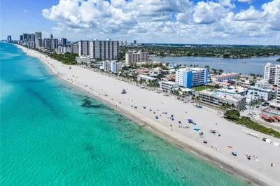 HOLLYWOOD BEACH IS YOUR BACK DOOR