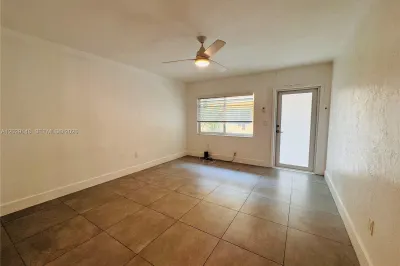 75 Washington Ave #10 1