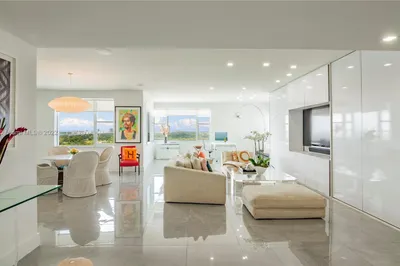 5255 Collins Ave #10H 1