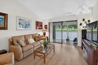 15301 Pembridge Avenue #61 1