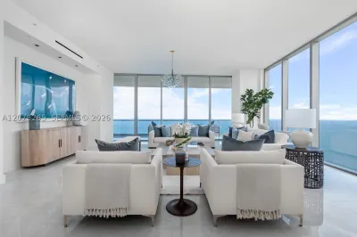 18501 Collins Ave #4304 1