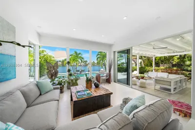 365 N Shore Dr 1