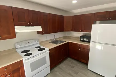 850 SW 9th Avenue #1-4, C 1