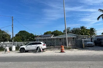 8015 NW 37th Ave 1