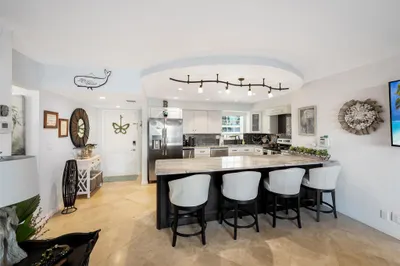 3201 NE 29th Street #106 1