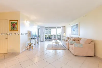 16711 Collins Ave #706 1
