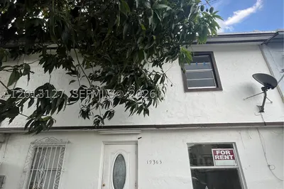 19363 NW 45th Ave 0 1